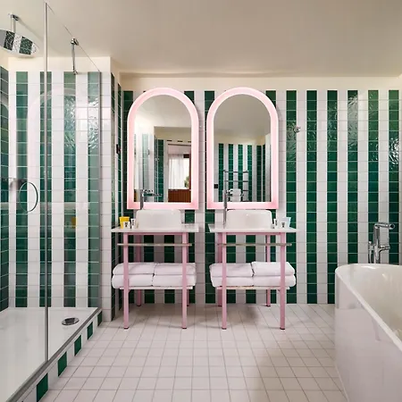 מלון Mama Shelter 4*