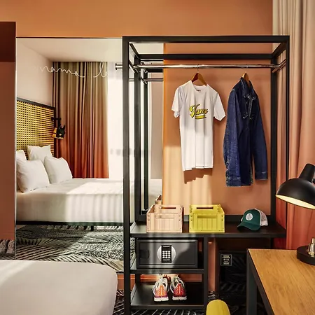 Mama Shelter מלון 4*