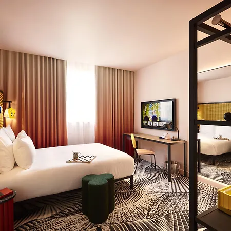 מלון Mama Shelter