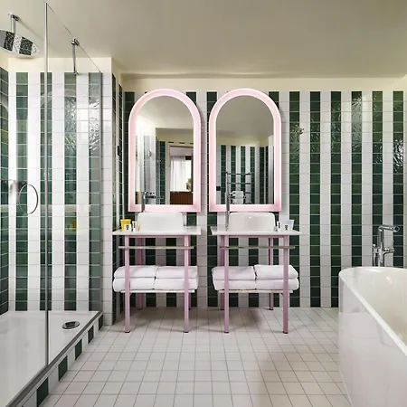 Mama Shelter מלון