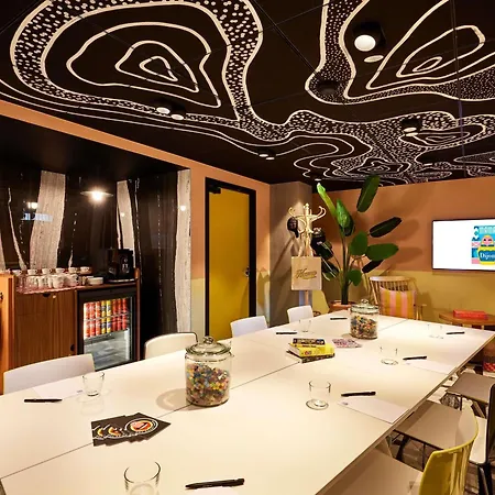 Mama Shelter Hotel