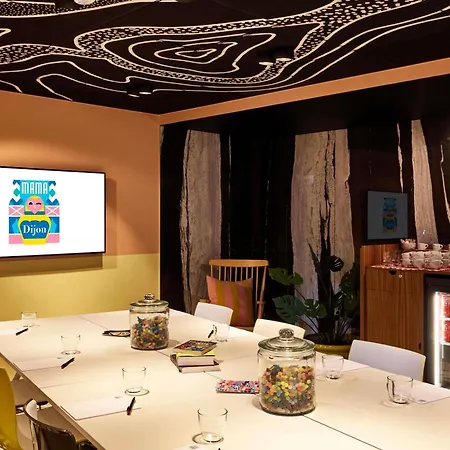 Hotel Mama Shelter 4*