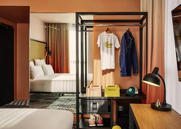 Mama Shelter Hotel 4*