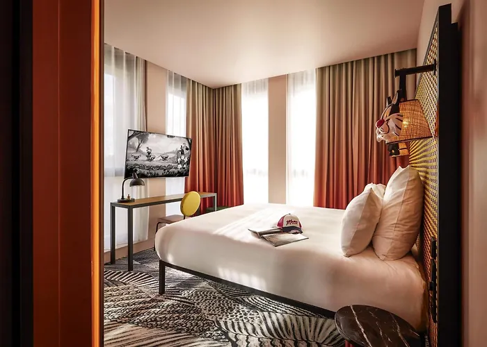 Отель Mama Shelter