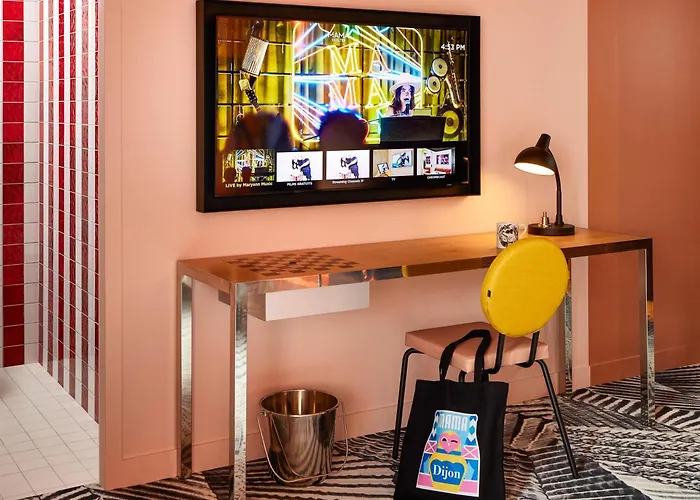 Mama Shelter מלון 4*